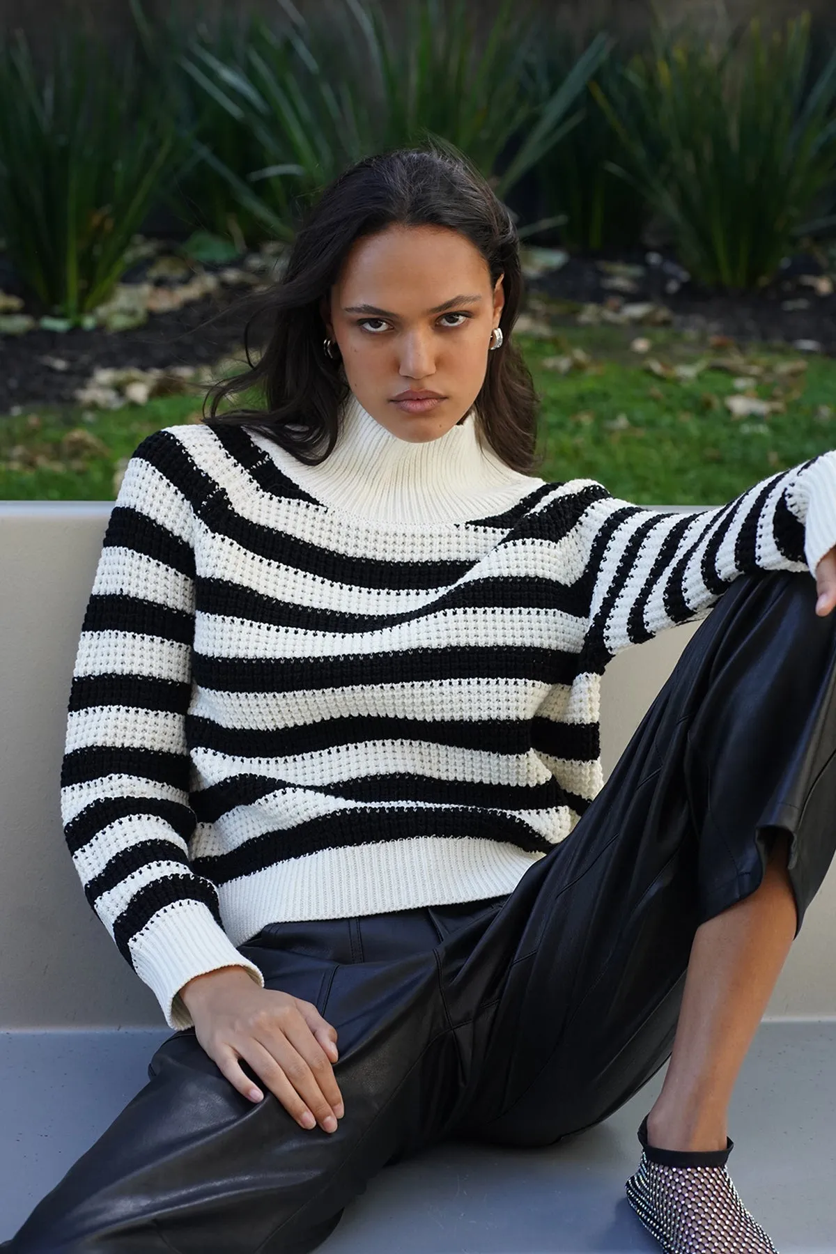 Oscar Stripe Sweater - Black Ivory Stripe